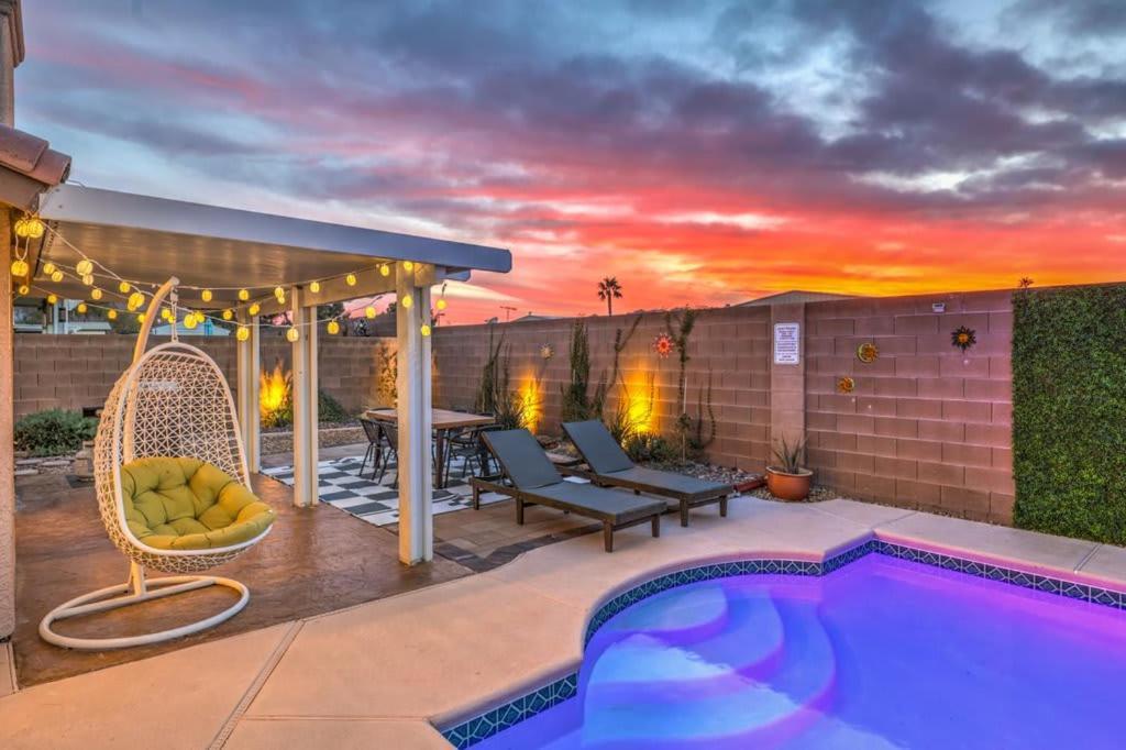 Вилла Sunset Swim - Modern Vegas Heated Pool Retreat Хендерсон Экстерьер фото